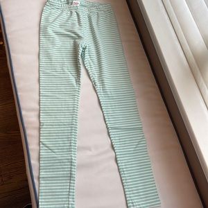 Like new never been worn Hanna Anderson girls Classic fit leggings size 140/10